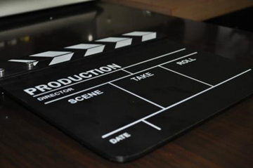 【企業(yè)宣傳】微電影+政務(wù)宣傳，如何才不會(huì)淪為自?shī)首詷?lè)？